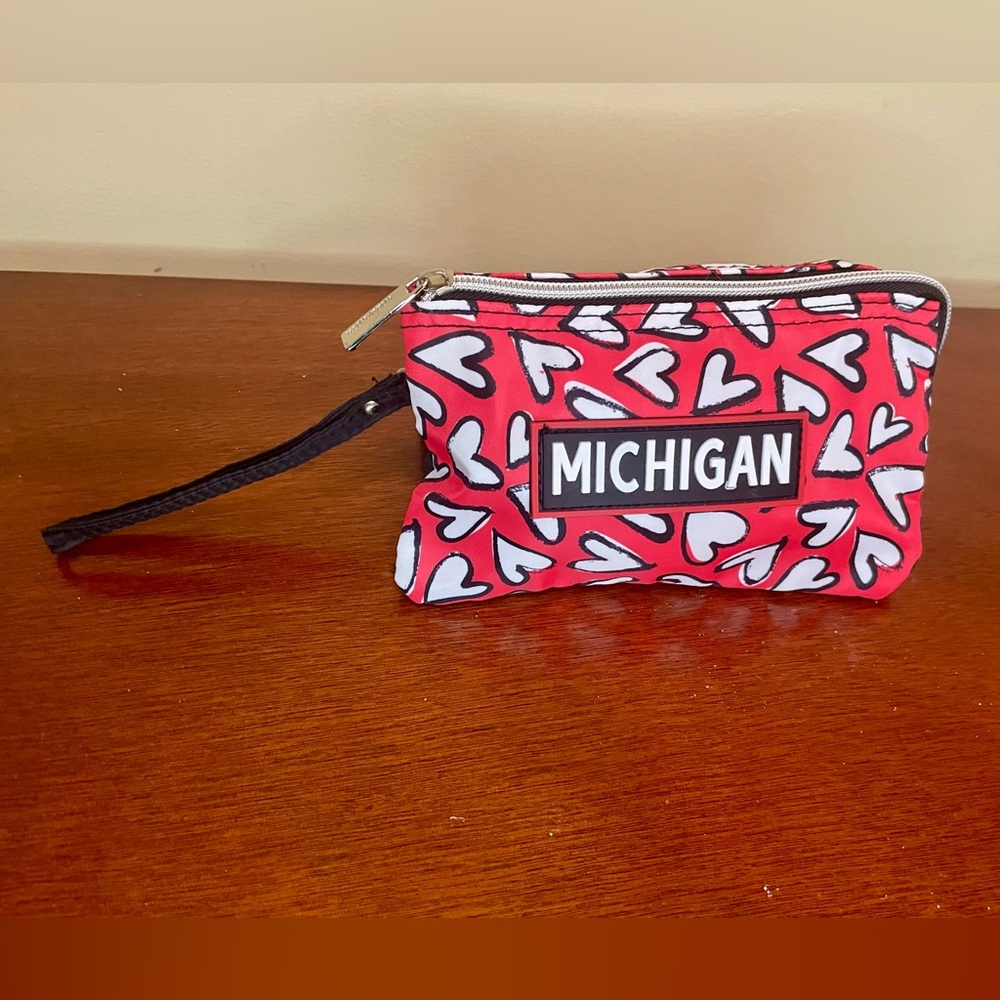 ROBIN RUTH HEARTS COLLECTION WRISTLET - MICHIGAN